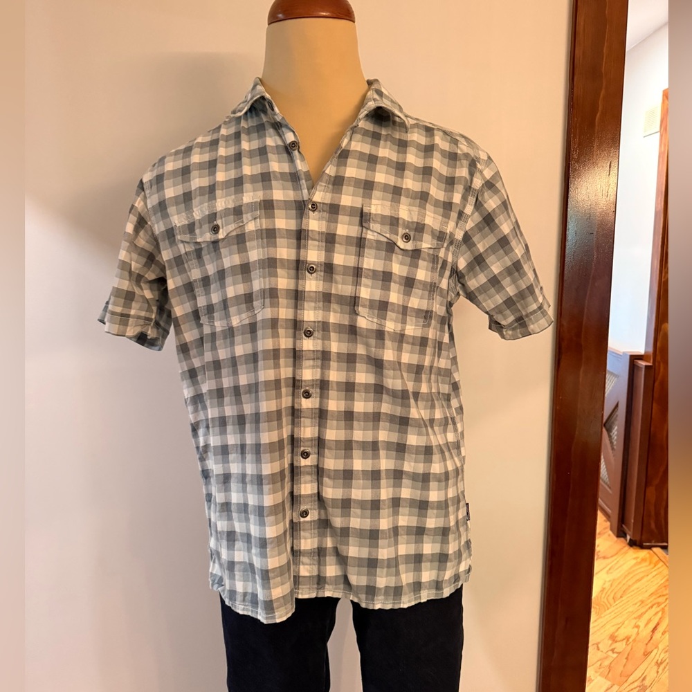Patagonia Blue and White Organic Cotton Shirt short sleeved